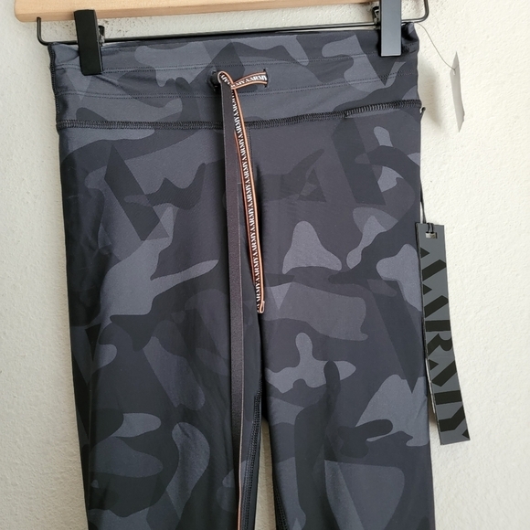 AARMY Chelsea Camo Print Leggings in Black size XS NWT - Picture 3 of 8